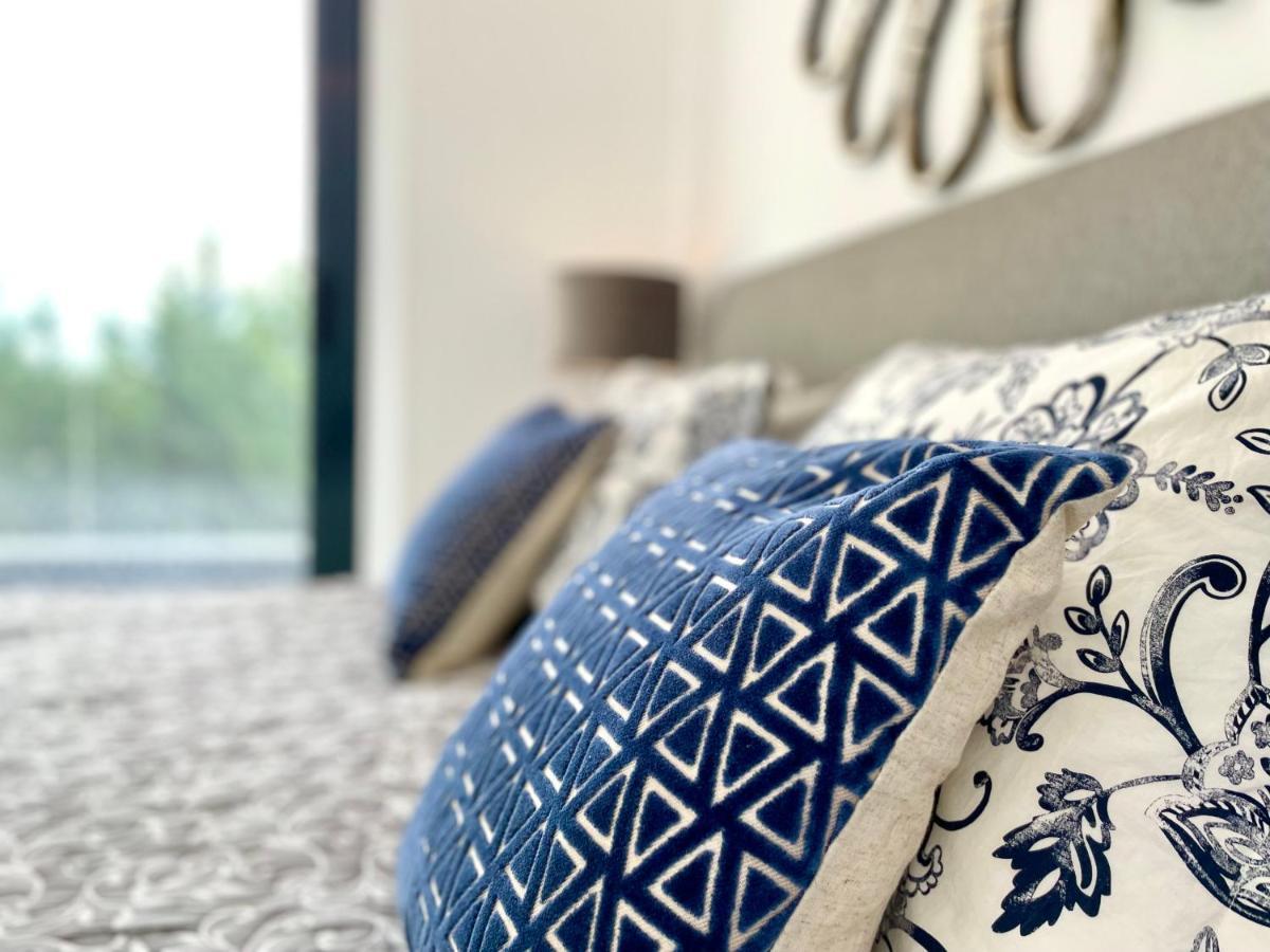 Luxury 3 Bedroom Apartment 300M From The Beach 丰希罗拉 外观 照片