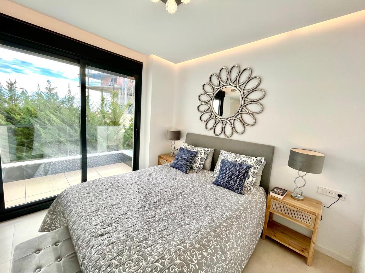 Luxury 3 Bedroom Apartment 300M From The Beach 丰希罗拉 外观 照片