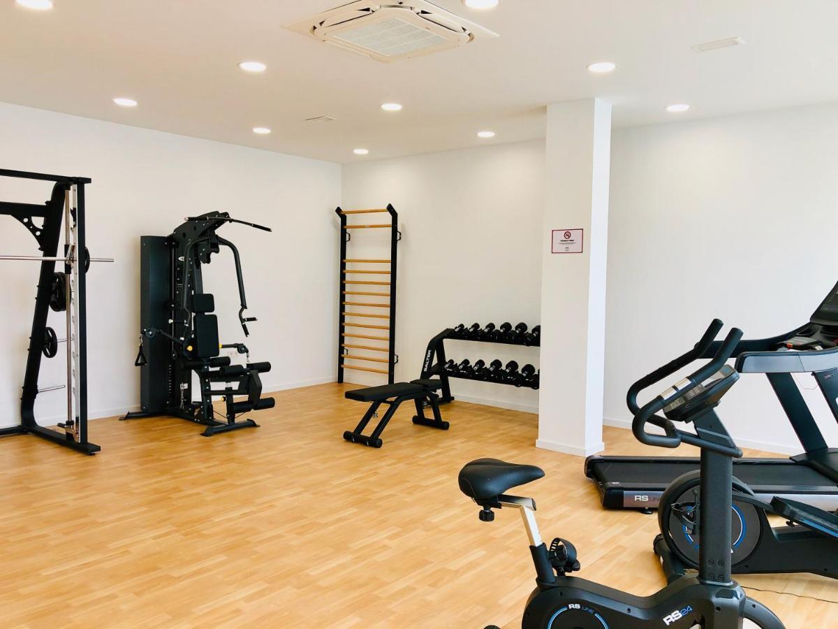 Luxury 3 Bedroom Apartment 300M From The Beach 丰希罗拉 外观 照片